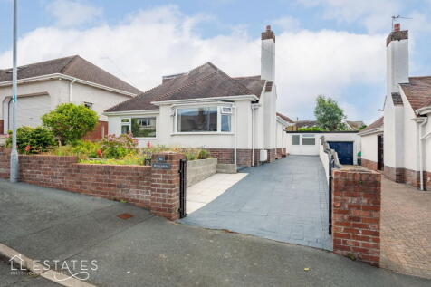 3 bedroom detached bungalow for sale