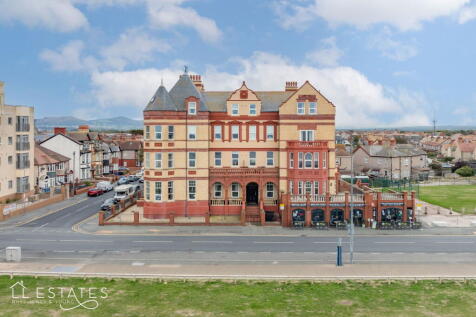 2 bedroom ground floor flat for sale