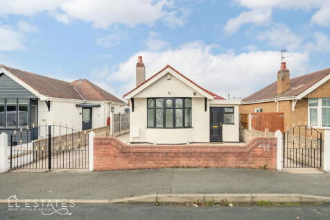 2 bedroom detached bungalow for sale