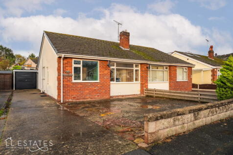2 bedroom semi-detached bungalow for sale