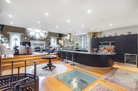 3 bedroom flat for sale