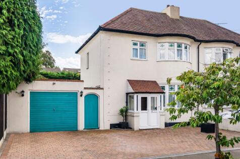 3 bedroom semi-detached house for sale