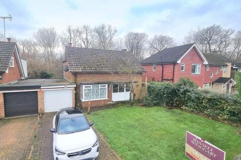 Hillcrest Close, Scaynes Hill, RH17 4 bed link detached house for sale