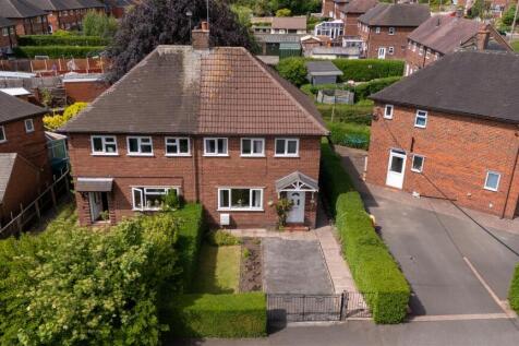 3 bedroom semi-detached house for sale