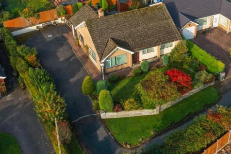 Lid Lane, Cheadle 3 bed detached bungalow for sale