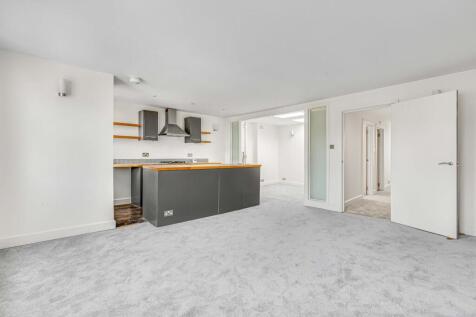 Studio flat for sale