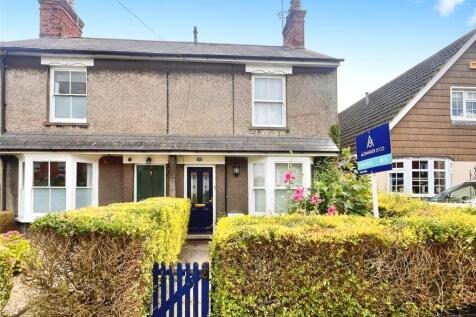 Station Road, Buckingham MK18 2 bed semi