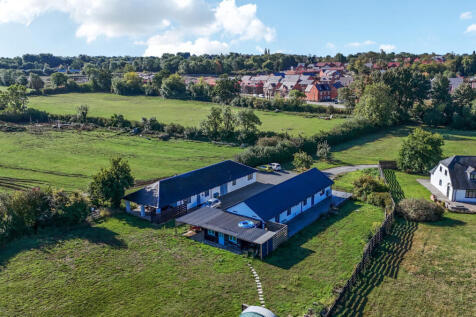 Great Horwood Road, Buckingham MK18 4 bed bungalow for sale