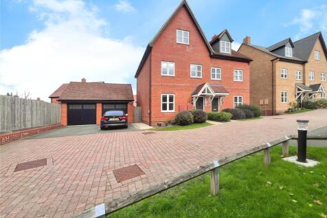 Hedge Furlong, Buckingham MK18 3 bed semi