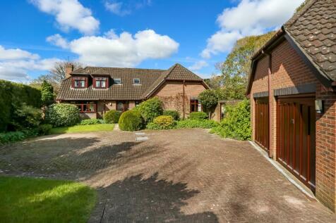 6 bedroom detached house for sale