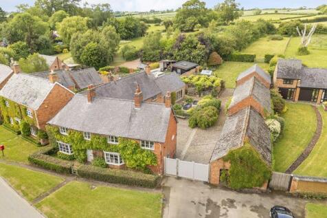 Tur Langton, Leicestershire 4 bed detached house for sale