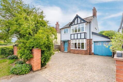 Station Road, Great Bowden 3 bed detached house for sale