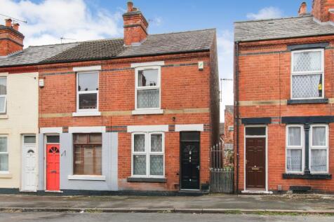 Windermere Road, Nottingham NG7 2 bed terraced house for sale