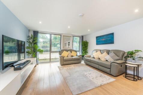 2 bedroom flat for sale
