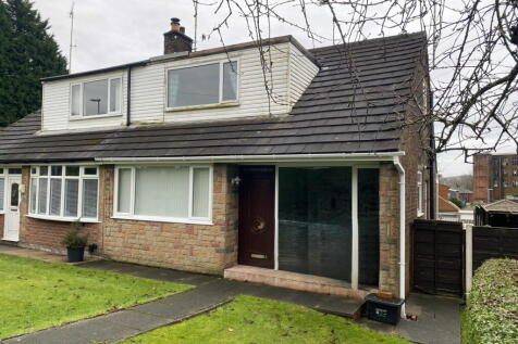 34 Queensgate Drive, Royton Oldham... 2 bed semi