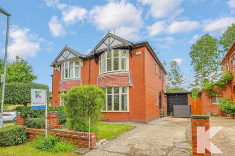 18 Heights Lane, Chadderton, Oldham... 2 bed semi