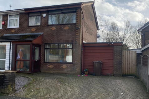 37 Station Street, Springhead, Oldham 3 bed semi