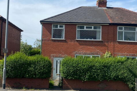 124 Abbey Hills Road, Oldham OL8 2DQ 3 bed semi