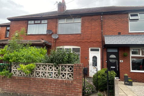 98 Chestnut Street, Chadderton... 2 bed townhouse for sale