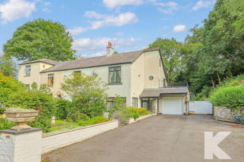 2 Cinder Hill Lane, Chadderton OL1 2SX 3 bed semi