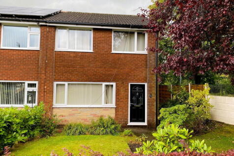 19 Ringwood Way, Chadderton, Oldham... 3 bed semi