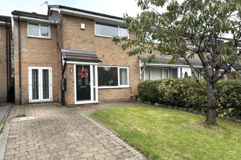 24 Penthorpe Drive, Royton, Oldham... 3 bed semi