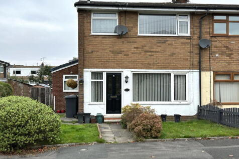 1 Cromwell Road, Royton OL2 5SG 3 bed townhouse for sale