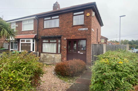 36 Mough Lane, Chadderton, Oldham... 3 bed semi