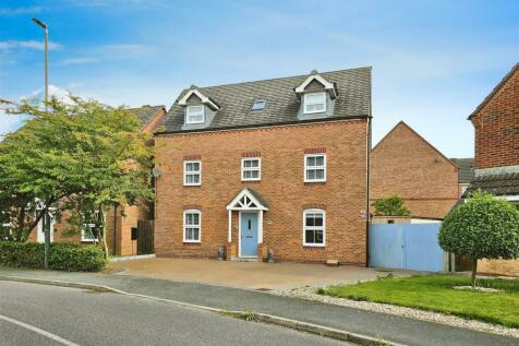 5 bedroom detached house for sale