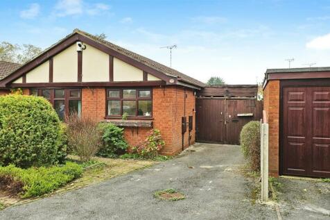 2 bedroom detached bungalow for sale