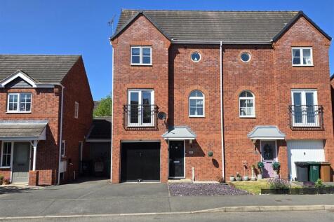 3 bedroom semi-detached house for sale