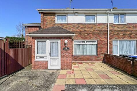 4 bedroom semi-detached house for sale