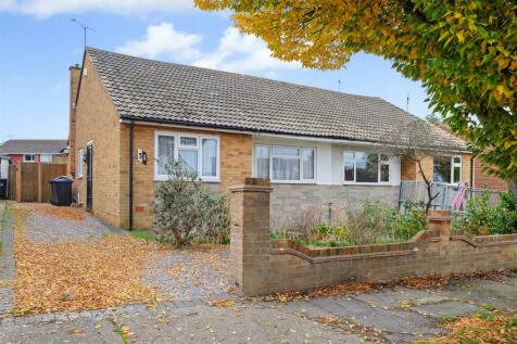 2 bedroom semi-detached bungalow for sale