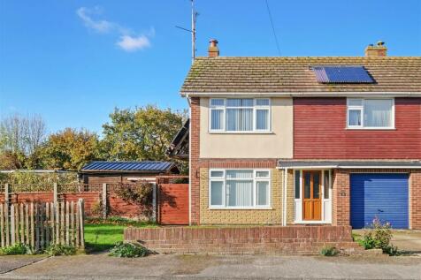 3 bedroom semi-detached house for sale