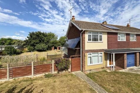 3 bedroom semi-detached house for sale