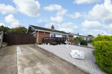 3 bedroom semi-detached bungalow for sale