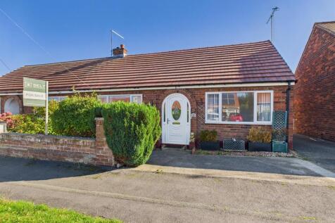 2 bedroom semi-detached bungalow for sale