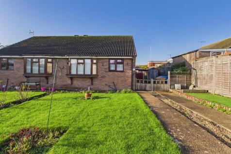 2 bedroom semi-detached bungalow for sale