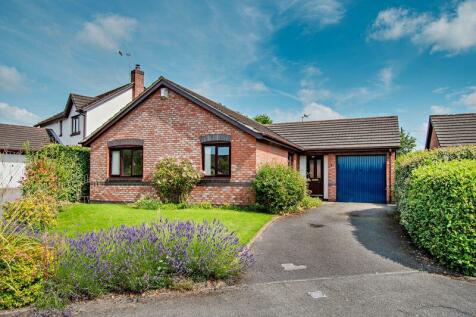 3 bedroom detached bungalow for sale