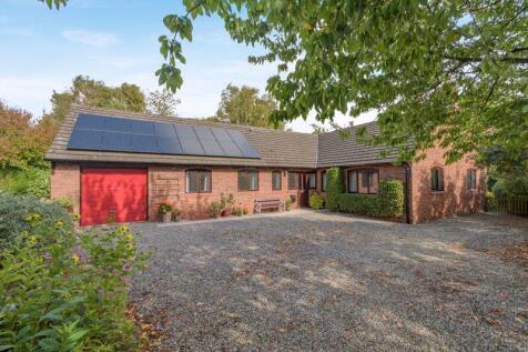Village Road, Great Barrow. Chester 4 bed bungalow for sale