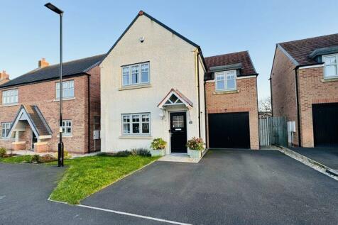 4 bedroom detached house for sale