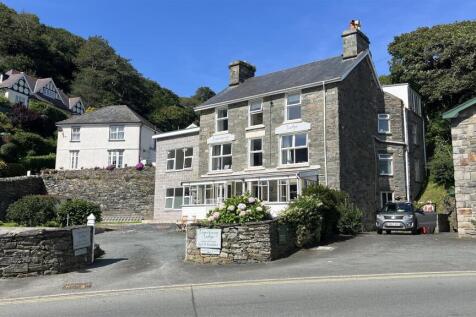 11 bedroom detached house for sale