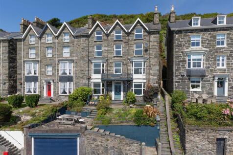 10 bedroom town house for sale