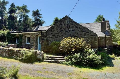 2 bedroom detached house for sale