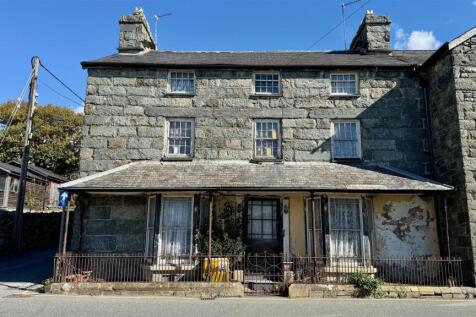 7 bedroom semi-detached house for sale