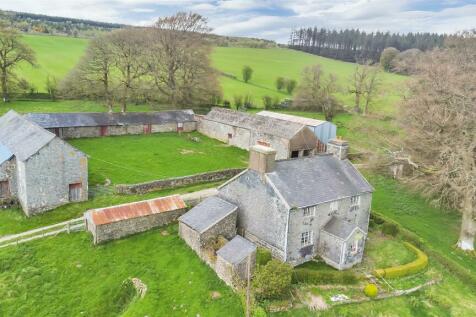 4 bedroom country house for sale