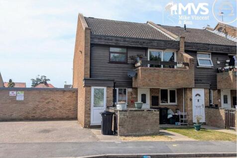2 bedroom maisonette for sale