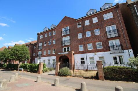 Coleman Court, Station Road... 1 bed flat for sale