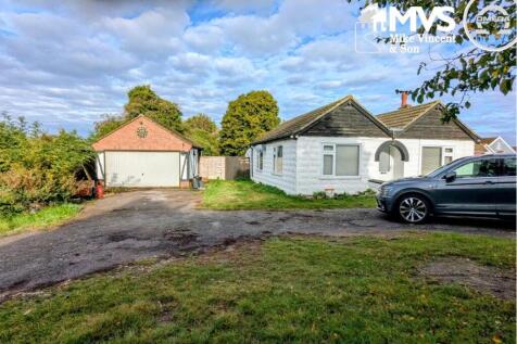 Burrs Road, Great Clacton 2 bed bungalow for sale