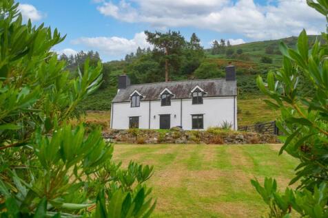 Henstent, Llangynog, Oswestry 3 bed detached house for sale
